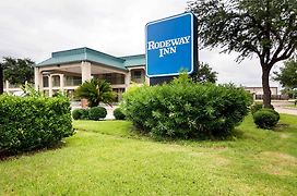 Rodeway Inn & Suites Hwy 290 Nw