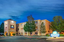 Days Inn & Suites By Wyndham Airport Albuquerque