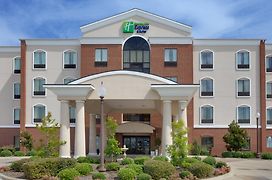 Holiday Inn Express Hotel & Suites Ennis, An Ihg Hotel