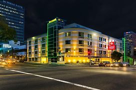 Best Western Plus La Mid-Town Hotel