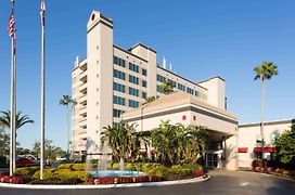 Ramada By Wyndham Kissimmee Gateway - Free Theme Park Shuttle