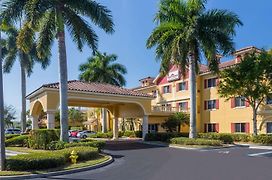 Hawthorn Extended Stay By Wyndham Naples