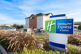 Holiday Inn Express & Suites Watsonville, An Ihg Hotel