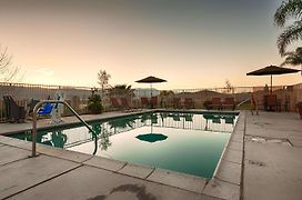 Best Western Plus Lake Elsinore Inn & Suites