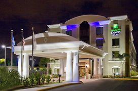 Holiday Inn Express Hotel & Suites Tampa-Usf-Busch Gardens, An Ihg Hotel