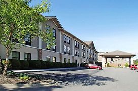 Quality Inn & Suites Boone - University Area