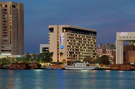 Radisson Blu Hotel, Dubai Deira Creek Exterior photo