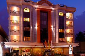 The President Hotel Bangalore Exterior photo