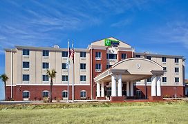 Holiday Inn Express & Suites Moultrie, An Ihg Hotel