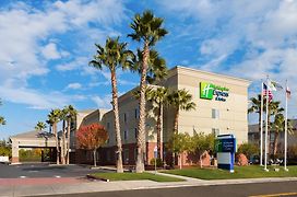 Holiday Inn Express Hotel & Suites Vacaville, An Ihg Hotel