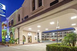 Best Western Pasadena Royale Inn & Suites