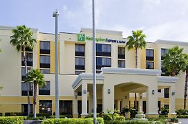 Holiday Inn Express Hotel & Suites Kendall East-Miami, An Ihg Hotel