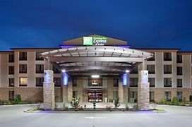Holiday Inn Express & Suites St Louis Airport, An Ihg Hotel