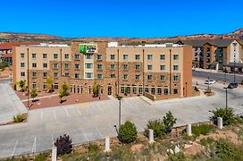 Holiday Inn Express & Suites Gallup East, An Ihg Hotel