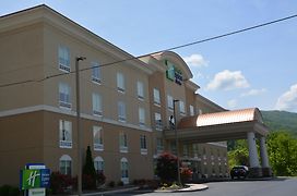 Holiday Inn Express & Suites Caryville, An Ihg Hotel