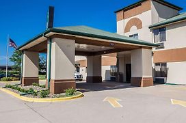 Quality Inn & Suites Altoona - Des Moines
