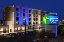 Holiday Inn Express Hotel & Suites Providence-Woonsocket, An Ihg Hotel
