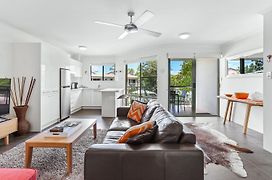 Noosa River Retreat Apartments - Perfect For Couples & Business Travel