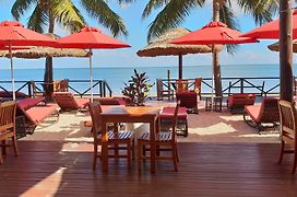 Ramada Suites By Wyndham Wailoaloa Beach Fiji
