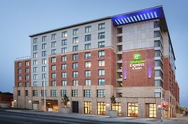 Holiday Inn Express & Suites - Ottawa Downtown East, An Ihg Hotel