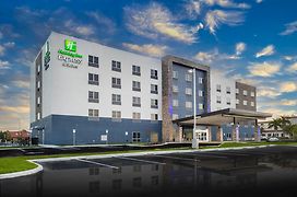 Holiday Inn Express & Suites - Fort Myers Airport, An Ihg Hotel