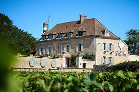 Castel de Très Girard - Les Collectionneurs
