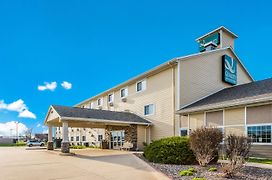 Quality Inn & Suites Eldridge Davenport North