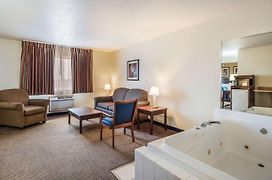 Quality Inn & Suites Eldridge Davenport North