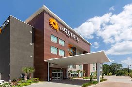La Quinta Inn & Suites By Wyndham Lafayette Oil Center