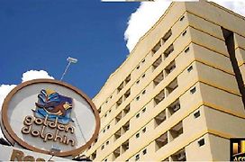 Flat Golden Dolphin Grand Hotel - Quarto E Sala Com Roupa De Cama E Banho - Piscinas 24H
