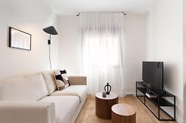 Urban Chill Apartments By Olala Homes