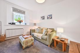 Tramontane Apartment At Hesketh Crescent