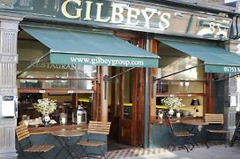 Gilbey'S Bar, Restaurant & Townhouse