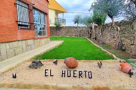 Casa Rural EL HUERTO con Jardín