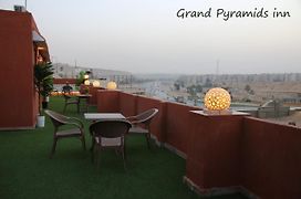 Grand Pyramids Inn