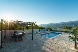 Villa Anna With Pool, Zadar County