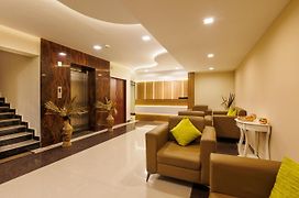 Hotel Comfort Park - Opposite Sri Ramachandra Medical College Porur