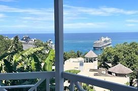 Hummingbird Retreat - Luxury Oceanview Apt, 7-Minute Walk To Beach Ocho Rios Exterior photo
