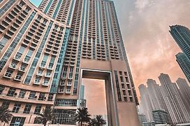 Address Dubai Marina Residences By Qstay