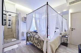 Room 230 Roma Luxury Suites