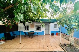 Estudio Adosado Acogedor Con Jardin, Barbacoa Y Parking Privado