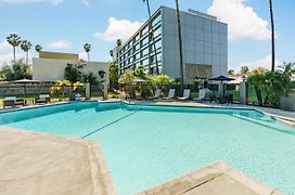 Courtyard By Marriott Los Angeles Woodland Hills