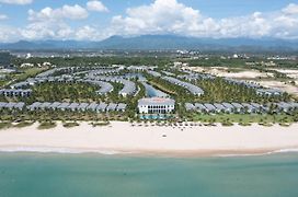 Melia Vinpearl Cam Ranh Beach Resort