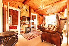 Log Cabin In Picturesque Snowdonia - Hosted By Seren Property