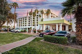 Holiday Inn & Suites Phoenix-Mesa-Chandler, An Ihg Hotel