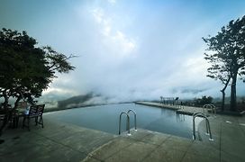 Haze And Kites Resort Munnar