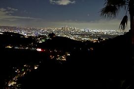 Hollywood Hills Jetliner Views At Studio 1080 Hollywood