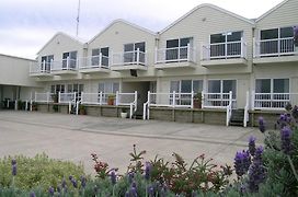 A Great Ocean View Motel