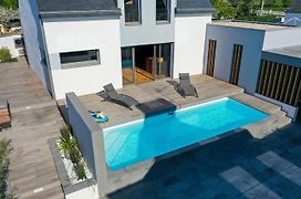 Villa Nymphea - Maison Avec Piscine Chauffee St Gildas De Rhuys