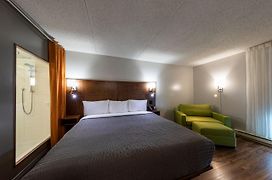 Hotel & Suites Normandin Quebec